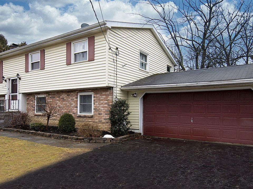 1st image of 10 Merrall Dr