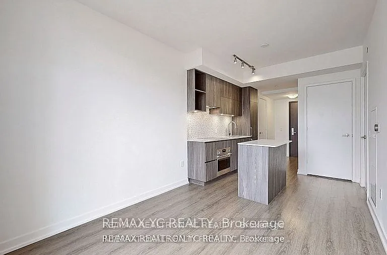 1 Yorkville Ave #710 — Photo 9