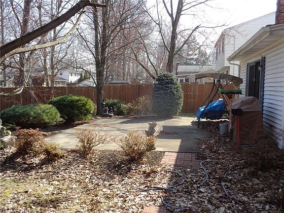 4th image of 4986 Woodview Dr