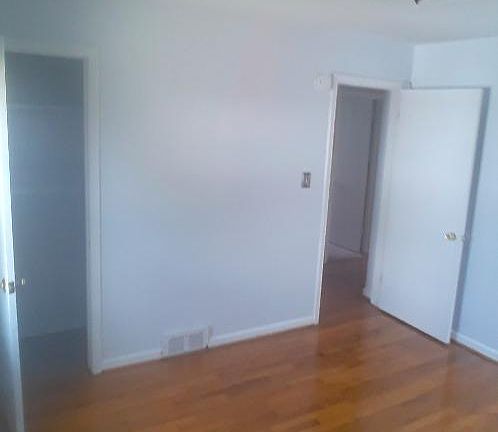 4th image of 21033 Frazho St