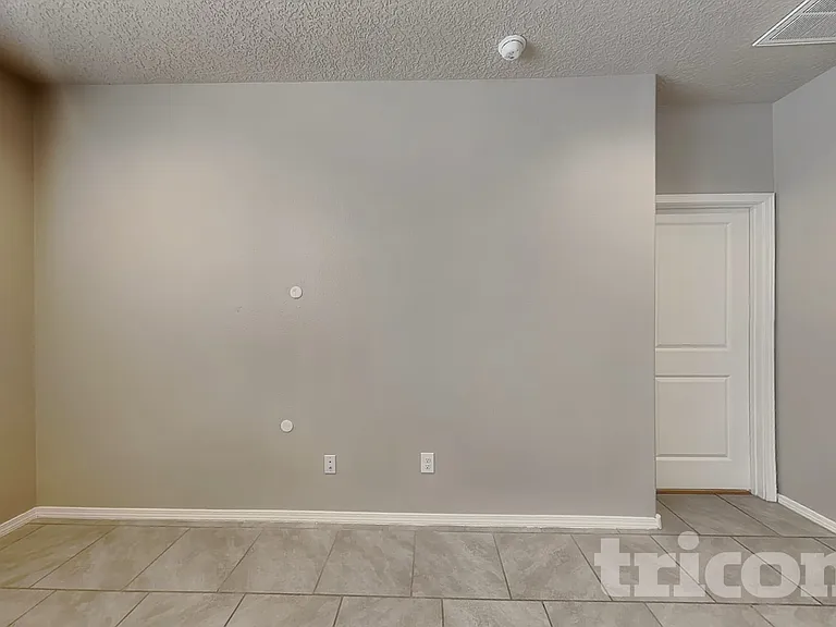 1806 Valle Vista Rd NW — Photo 2