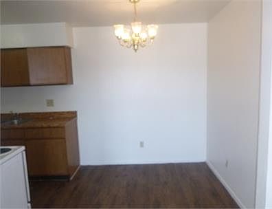 4th image of 660 S Tucson Blvd #201