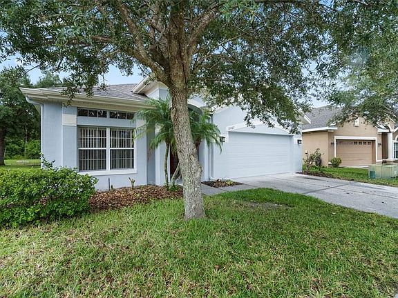 3rd image of 10462 Cypress Trail Dr