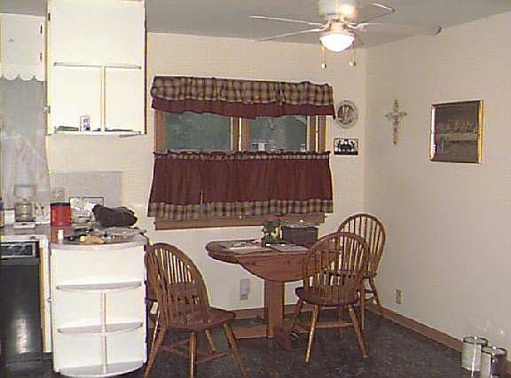 3rd image of 604 N Kansas St