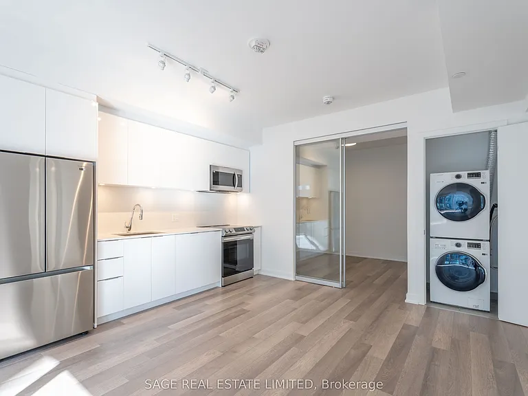 357 King St W #2109 — Photo 13