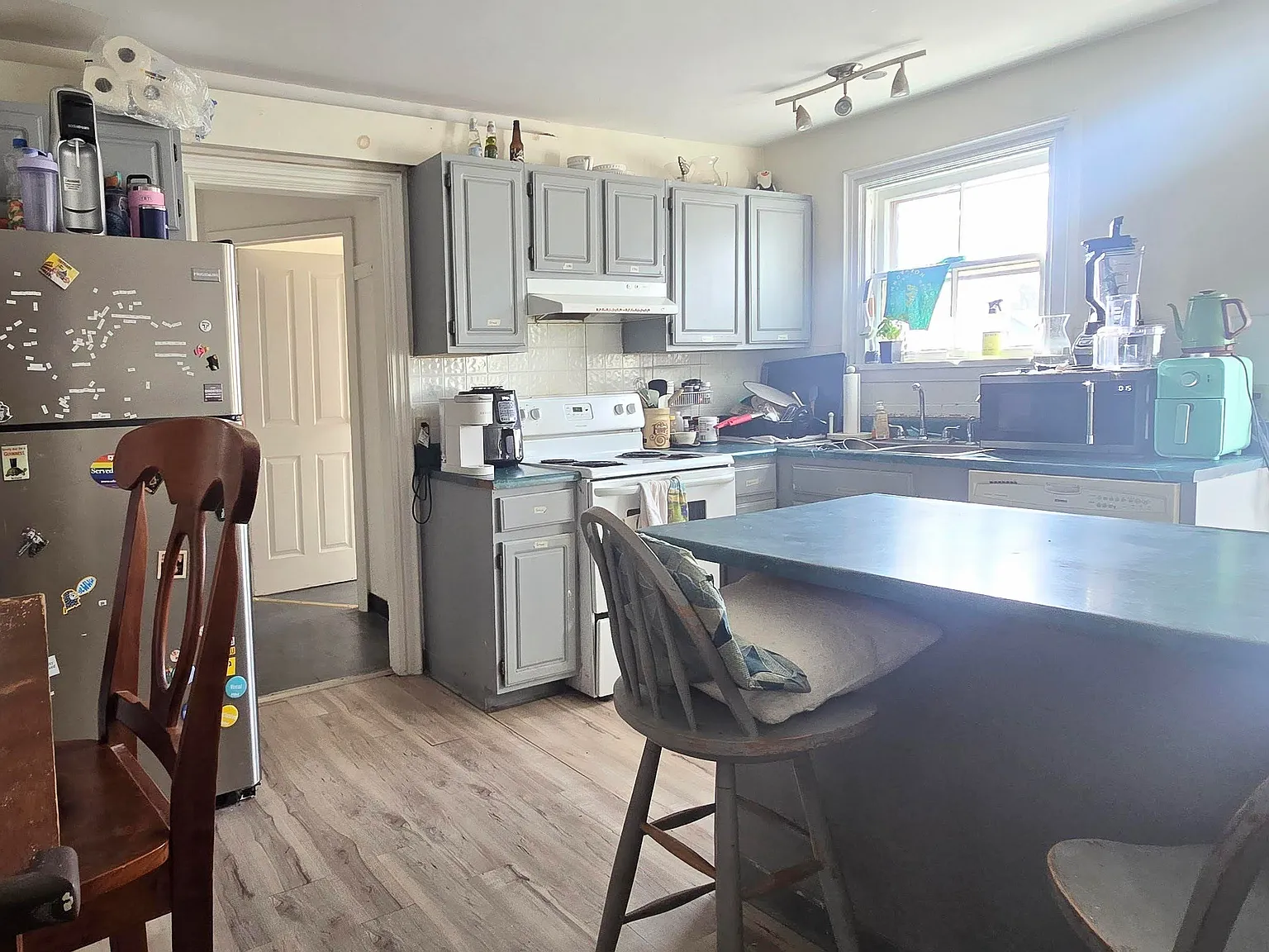 4 bed, 800 sqft, $4,000 — Photo 2