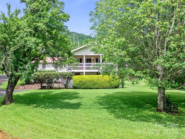 236 Old Roan Mountain Rd, Bakersville, NC 28705