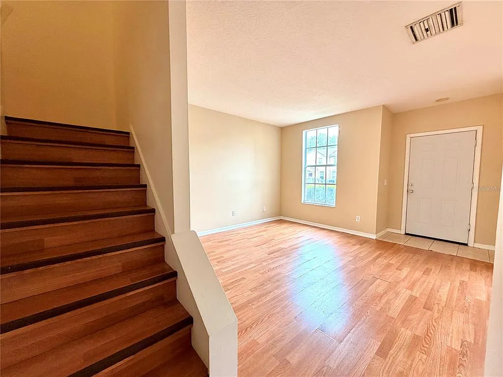 3 bed, 2.5 bath, 1460 sqft, $2,250 — Photo 4