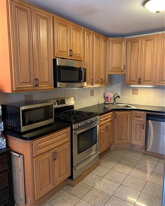 1st image of 2862 Philip Ave