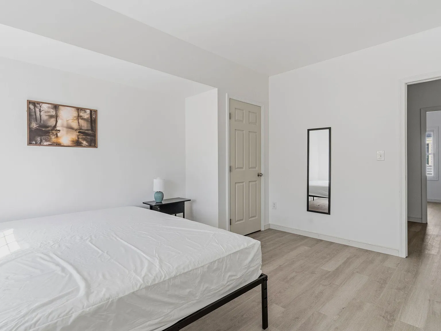 4 bed, 2.0 bath, 2114 sqft, $741 — Photo 2