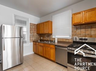 3658 W George St APT 1F, Chicago, IL 60618