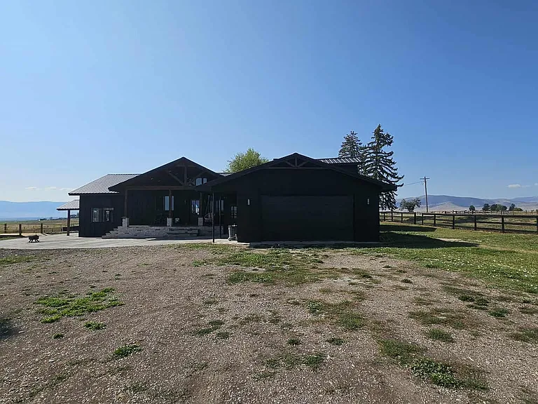 43715 Round Butte Rd — Photo 43
