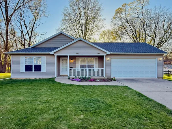 911 S Lincoln Ave, Three Rivers, MI 49093