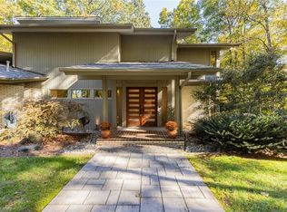 6832 Colonial Club Dr, Thomasville, NC 27360