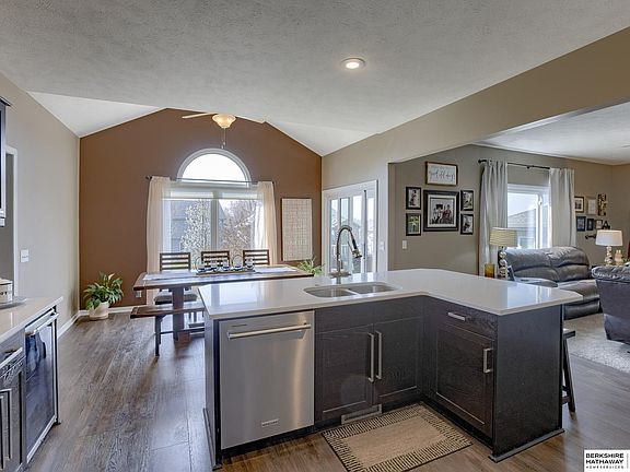 5th image of 21209 Schofield Dr