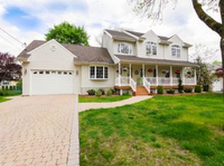 645 Linden St, Paramus, NJ 07652