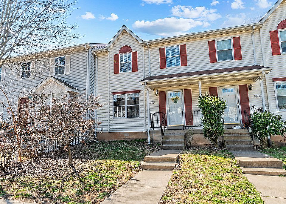 1st image of 208 Meadows Ln NE