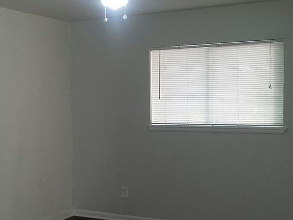 2nd image of 3000 Carrolton St APT 06
