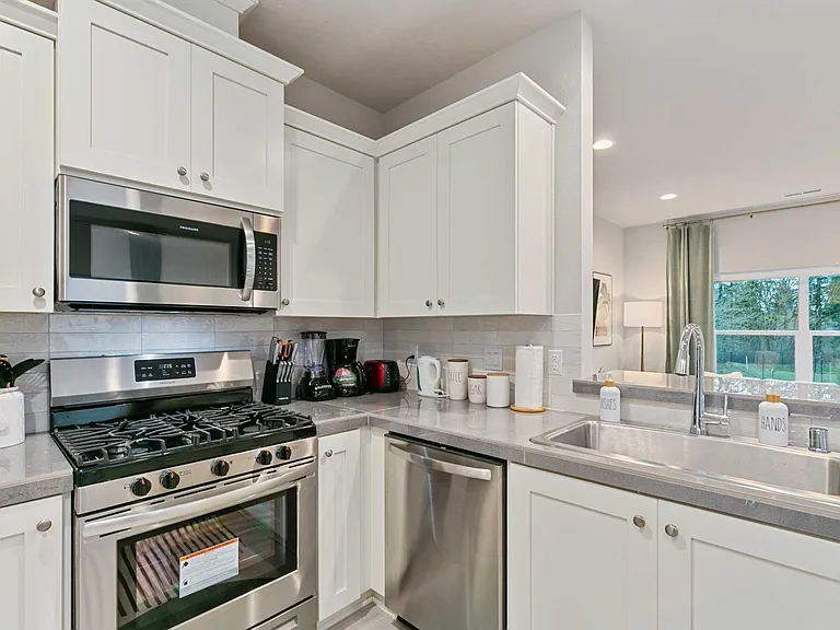 18214 NE 47th Ave — Photo 10