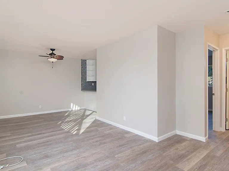 8058 Golden Ave — Photo 9