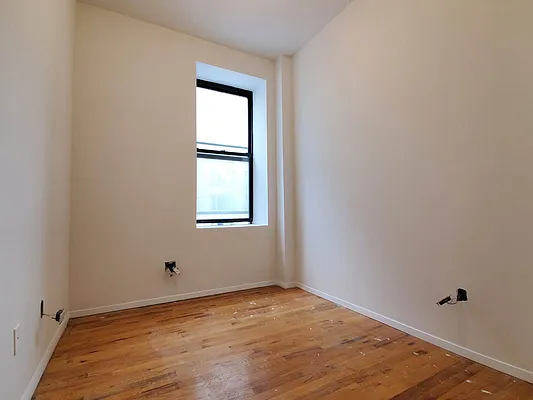 Rented by Bond New York | media 23