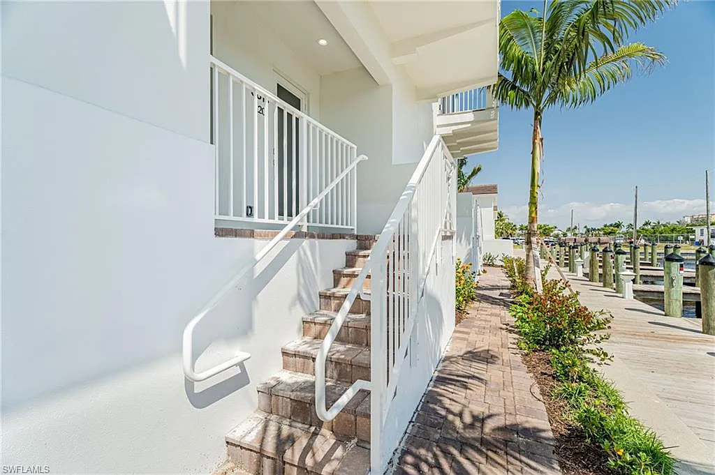 Building Photo - 5816 Shell Cove Dr