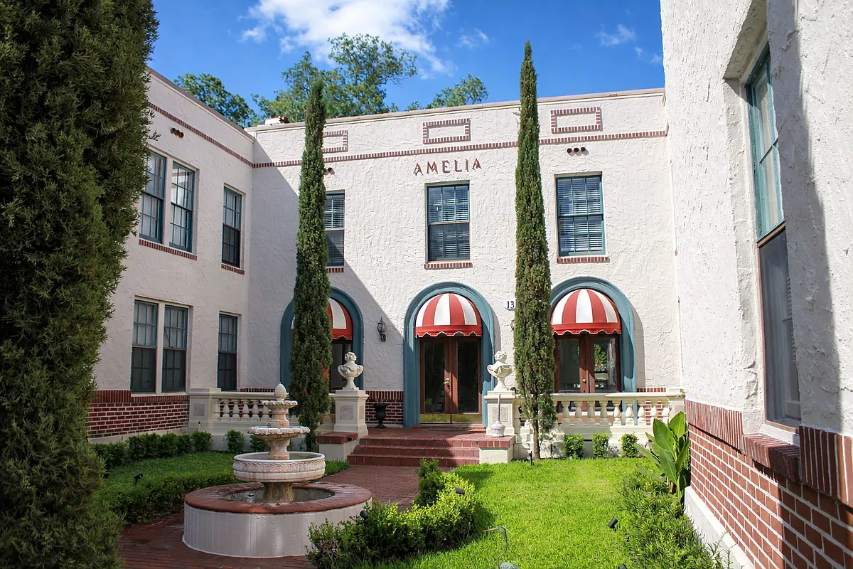 Building Photo - Amelia Apartments