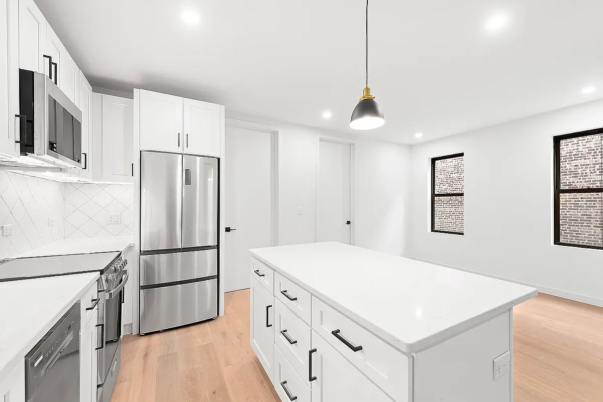 Building Photo - 47-21 47th St #1C