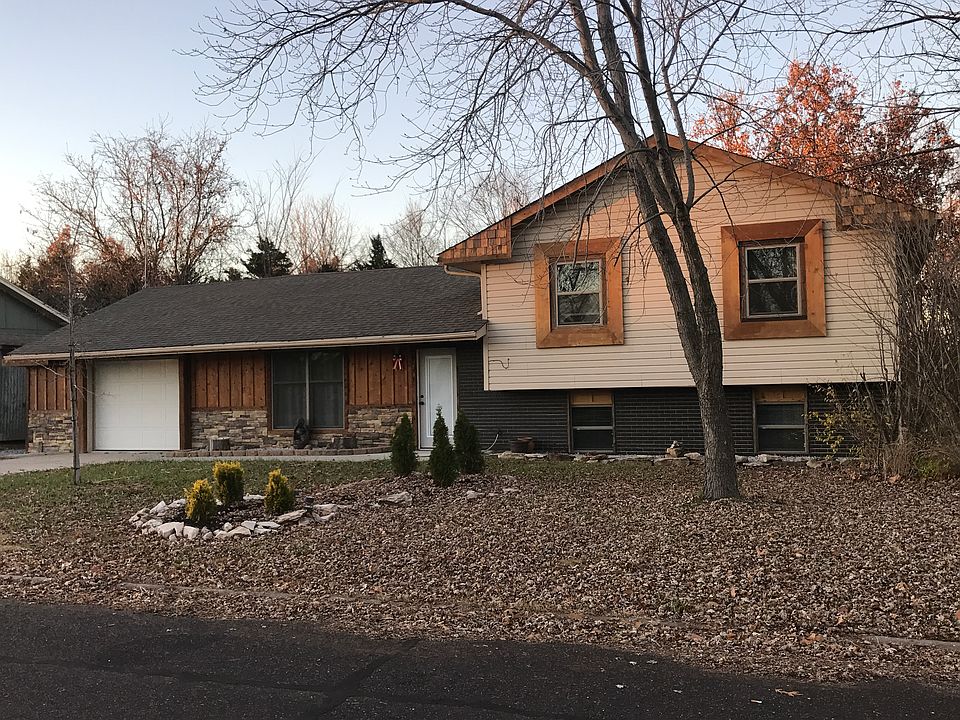 1st image of 521 E Hackberry Blvd
