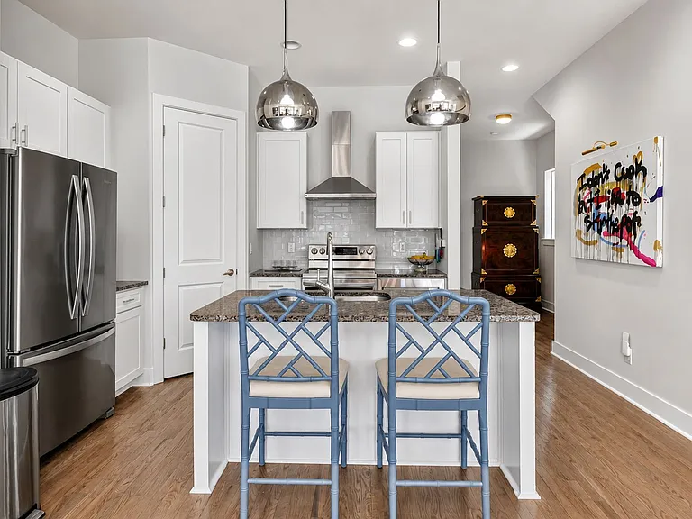 1007A Alice St — Photo 11