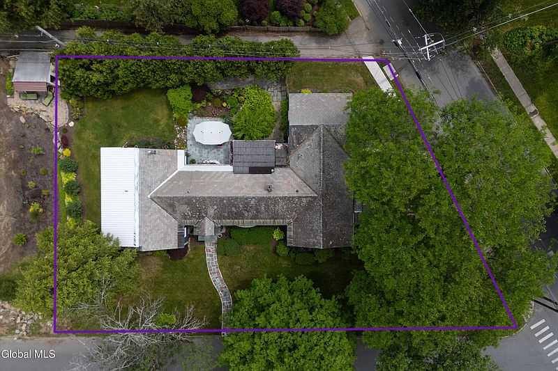 2nd image of 38 Horicon Avenue