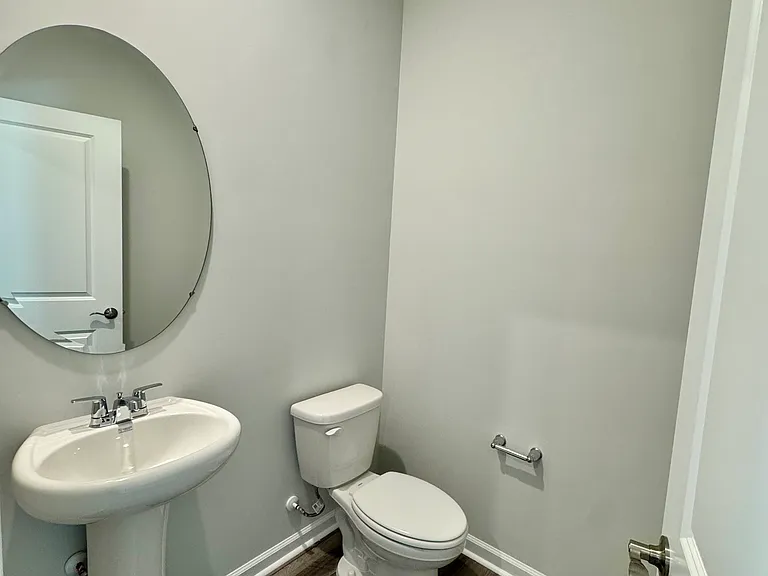 552 Coronado Ave SE — Photo 5