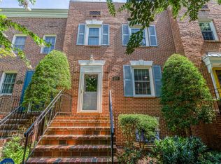 5225 Crown St #17, Bethesda, MD 20816