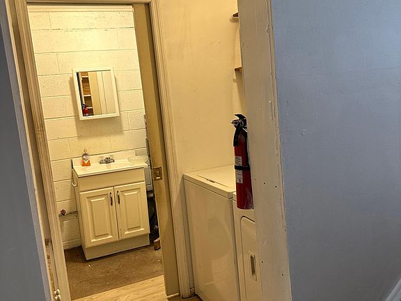 3rd image of 251 E Mosser St