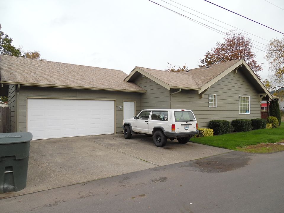 2nd image of 649 2nd Ave SW