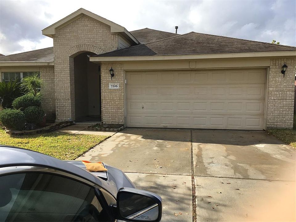 1st image of 7206 Roundrock Park Ln
