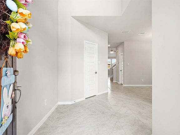 4th image of 2413 Olancha Dr