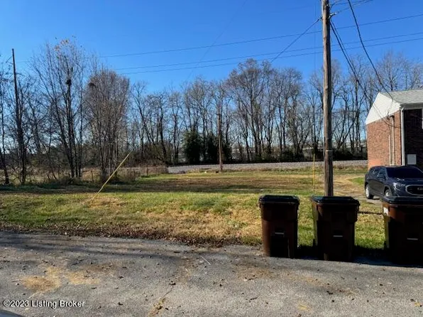 10502 Greentree Ln, Louisville, KY 40272