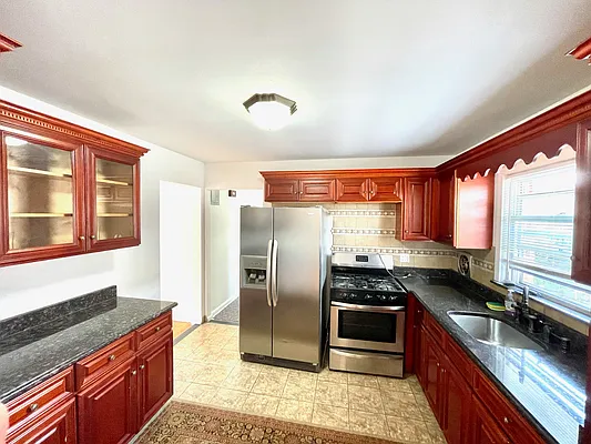 Rented by Luxury Apartments LIC | media 31