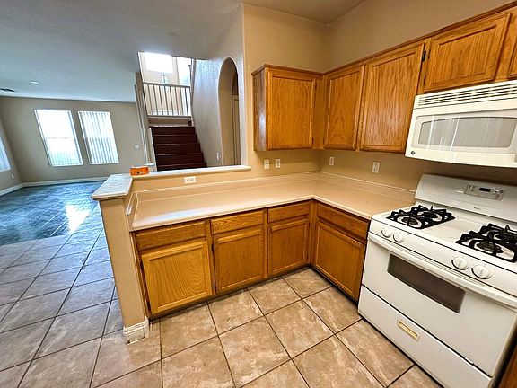 4th image of 2408 Blue Aloe Ct