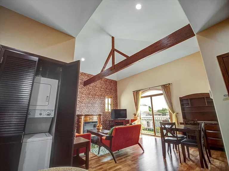 10769 Ohio Ave #Penthouse 2 — Photo 14