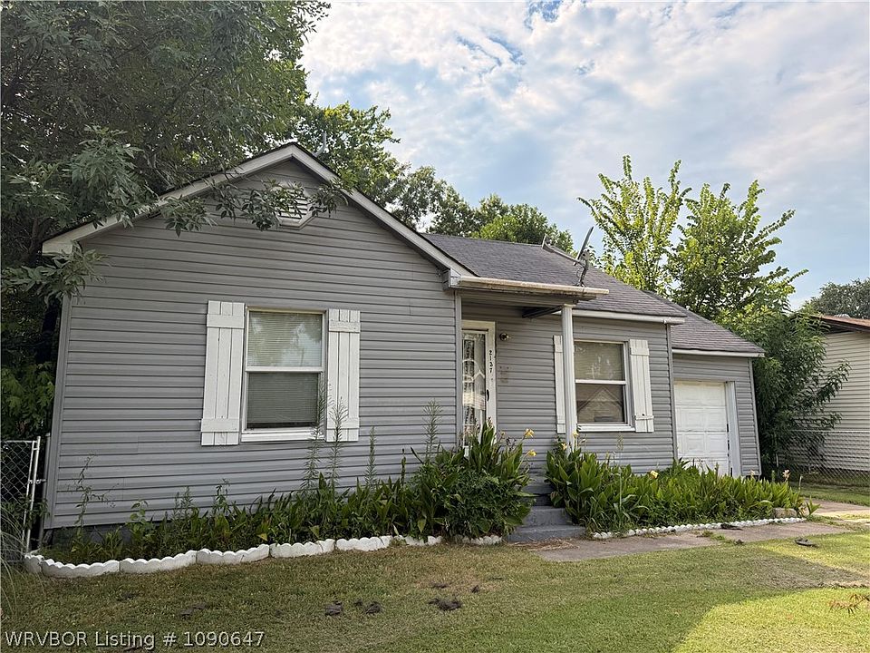 2nd image of 2137 N 30th St