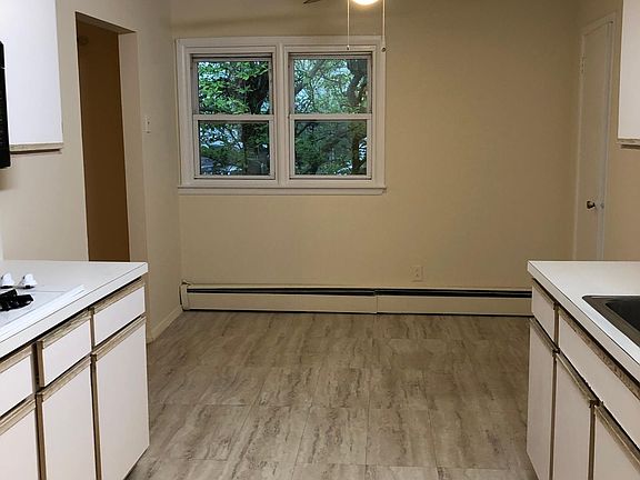 3rd image of 509 Oak Ave
