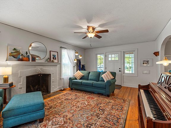 3rd image of 1144 Sunnymede Ave