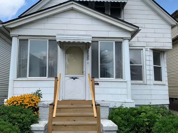 2721 Belmont St, Hamtramck, MI 48212