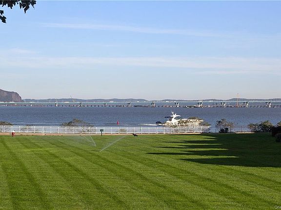 3rd image of 405 Harbor Cv Penthouse 405