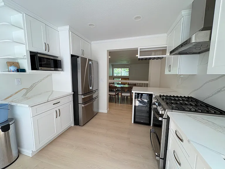 414 Galleria Dr #4 — Photo 16