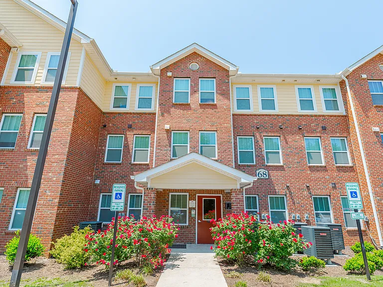 Hawks Landing Apartments — Photo 1
