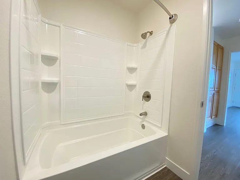 Adams Street Apartments — Photo 10
