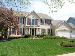 905 Wildrose Dr, Cary, IL 60013